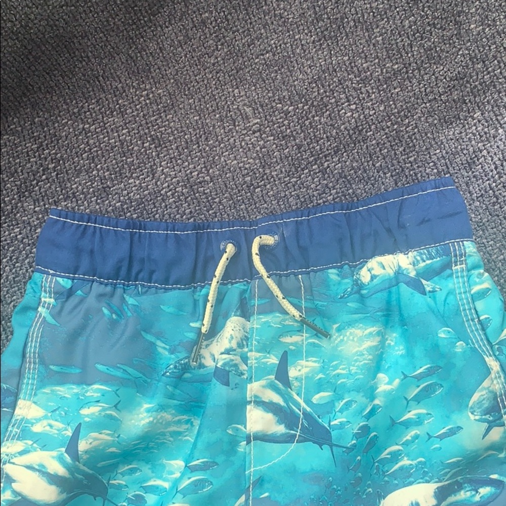 3 for $15 GapKids shark swim trunks - Picture 8 of 8